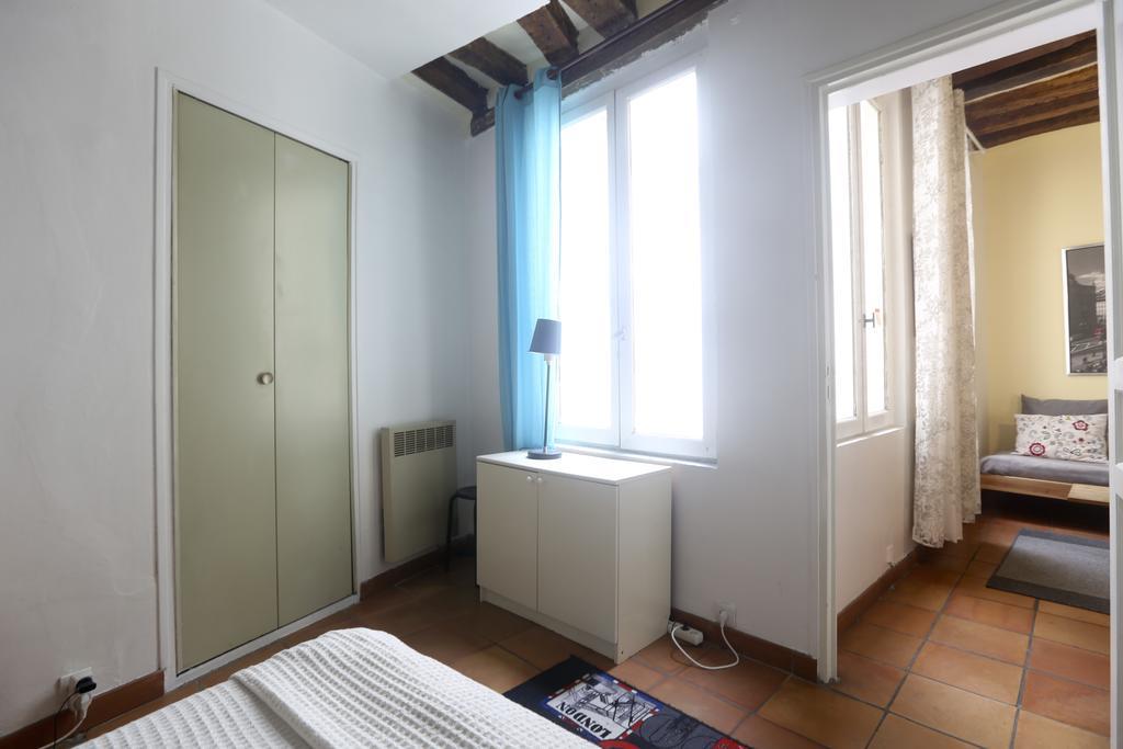 Lovely And Typical 1 Bedroom Paris Rum bild